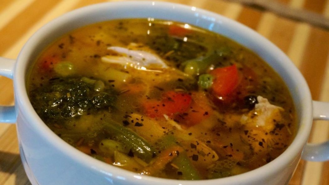 Маленькая фотография блюда по рецепту «Суп с клёцками и брокколи»
